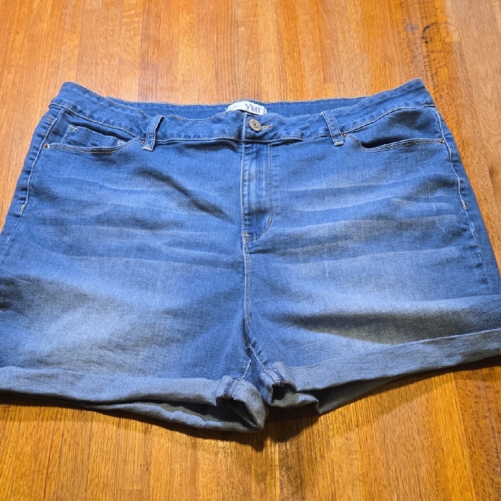 YMI‎ Women 20 White Wash Blue Denim High Raise Stretch Rolled Cuff Jean Shorts